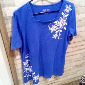 Ultra Soft women's top.   Box 187